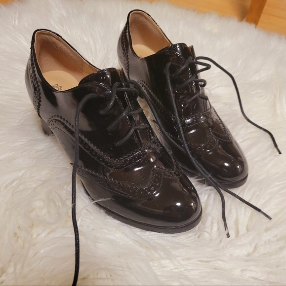 Black Heeled Saddle Shoes - Picture 3 of 9